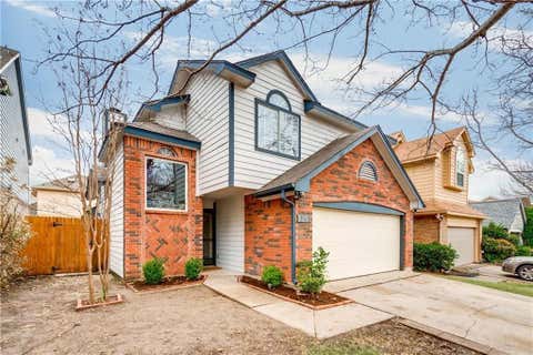 Photo of 1203 Lone Wolf Trail, Carrollton, TX 75007 (MLS # 21368520)