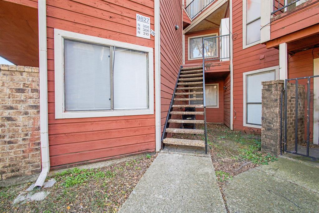 9827 Walnut Street 210