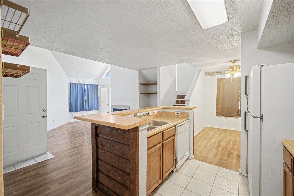 Richalnd Trace Condos - Residential