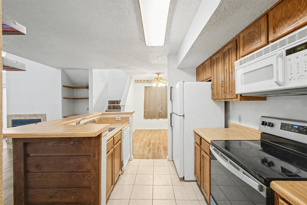 Richalnd Trace Condos - Residential