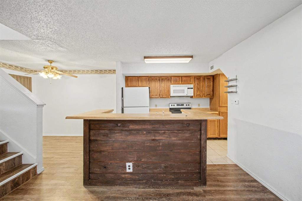 Richalnd Trace Condos - Residential