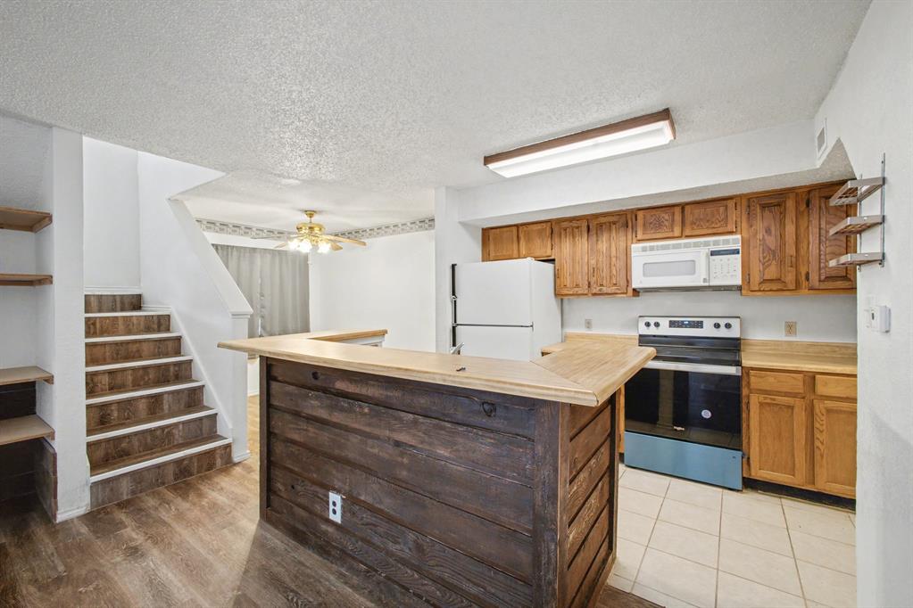 Richalnd Trace Condos - Residential