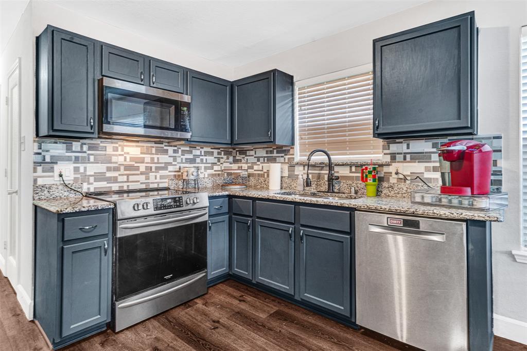 912 Thistle Circle