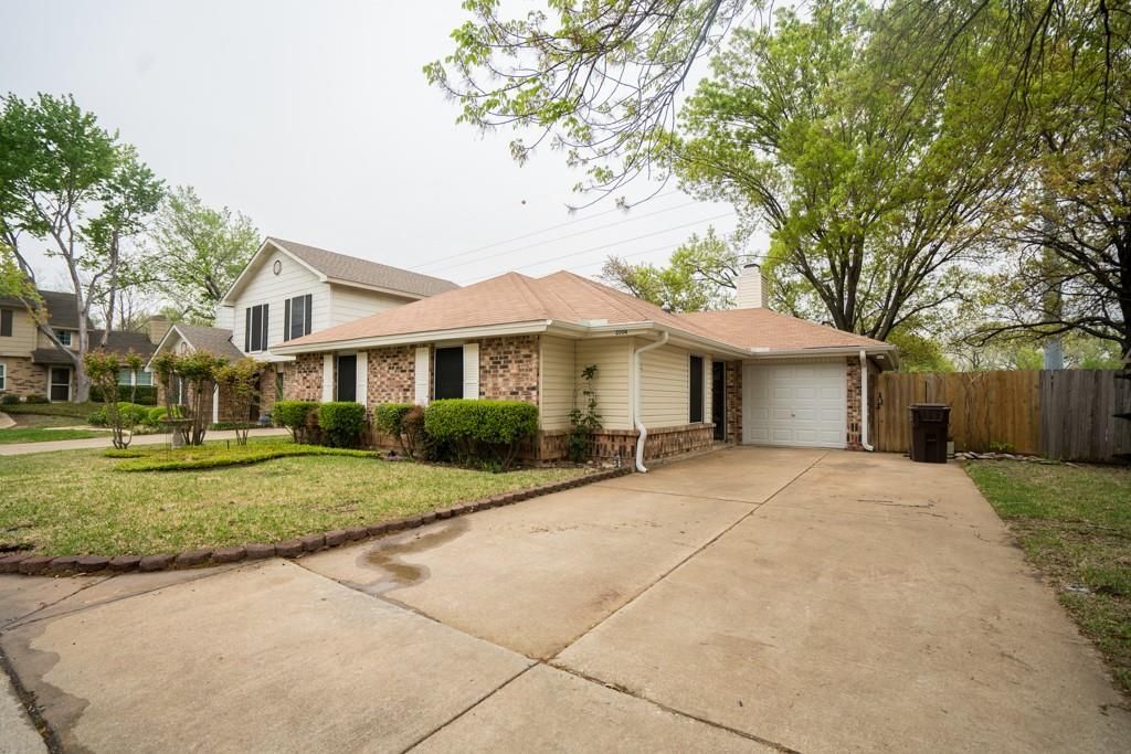 Photo of 3104 Boxwood Lane, Plano, TX 75074 (MLS # 21138904)
