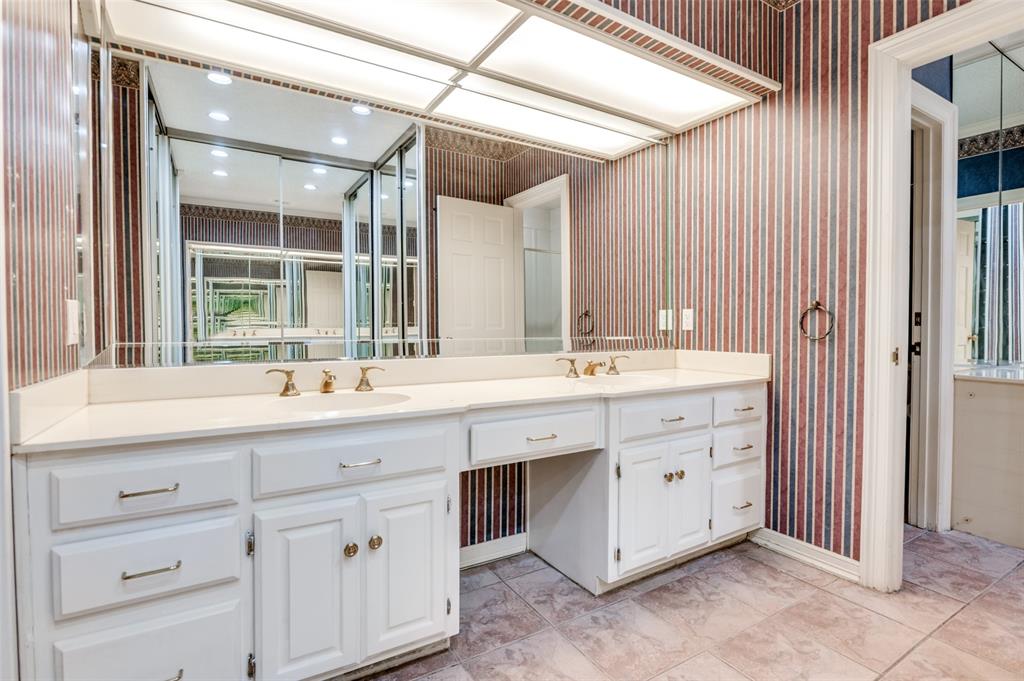 Lakes Of Bent Tree Condo - Residential