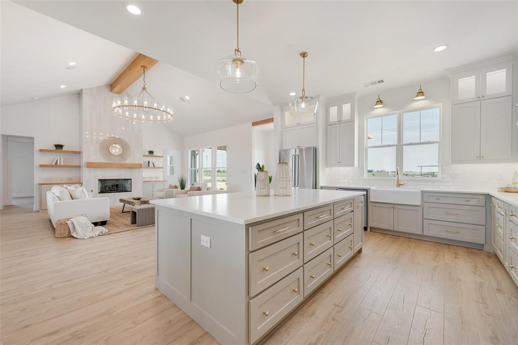 HINOJOSA ESTATES - Residential