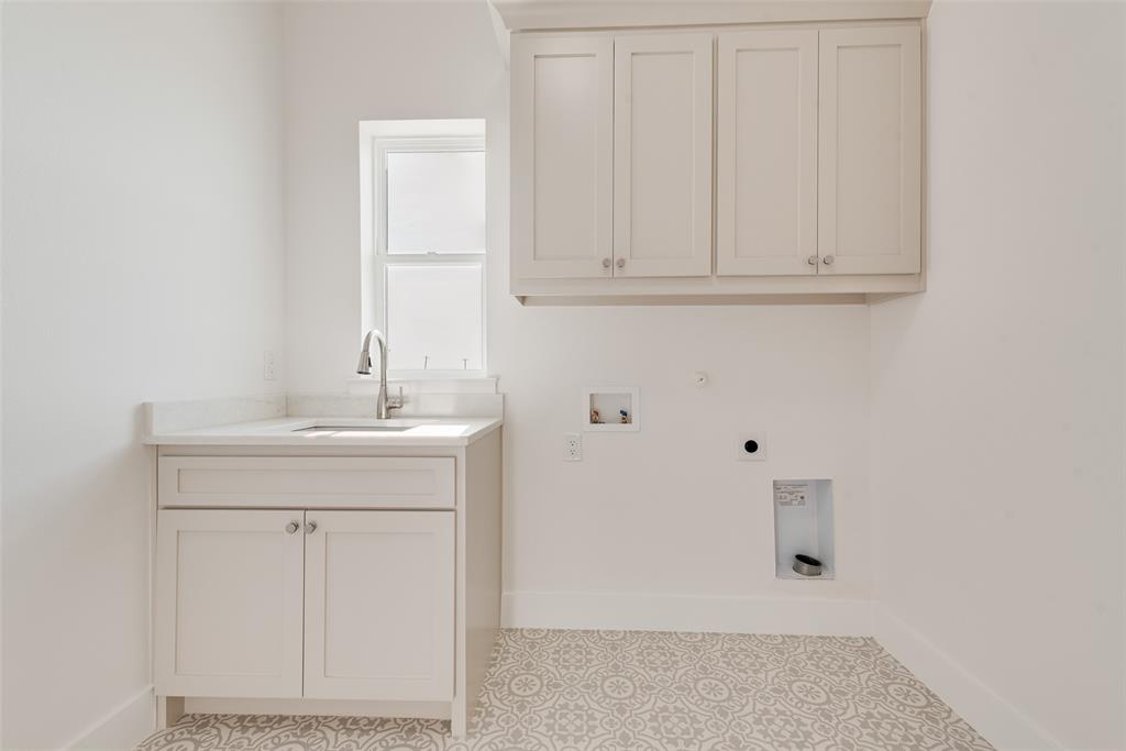 HINOJOSA ESTATES - Residential