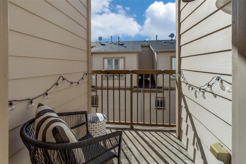 Carreras Twnhms Condos - Residential