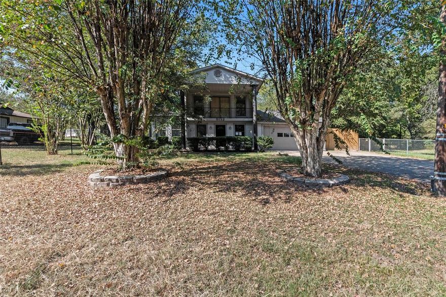 Elegant 3 bedroom 2 and Half bath home near Lake Palestine for sale. This home features a formal living area, a separate den area, and just rehabbed kitchen area with new kitchen appliances, primary bedroom downstairs with 2-bedroom upstairs, fenced back yard and a 2-car garage. Home has just had fresh paint and floor covering added to finish the house out. This is a Homepath Property.