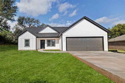 A home in Granbury