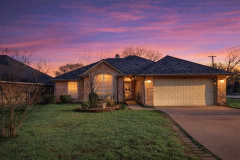 2521 Classic Court W Bedford TX 76021