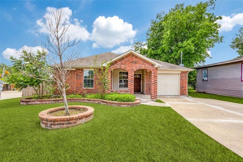Photo of 722 Seneca Drive, Garland, TX 75040 (MLS # 21325645)