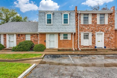 927 Roaring Springs Road Fort Worth TX 76114