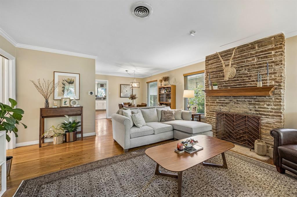 809 Brookhurst Drive