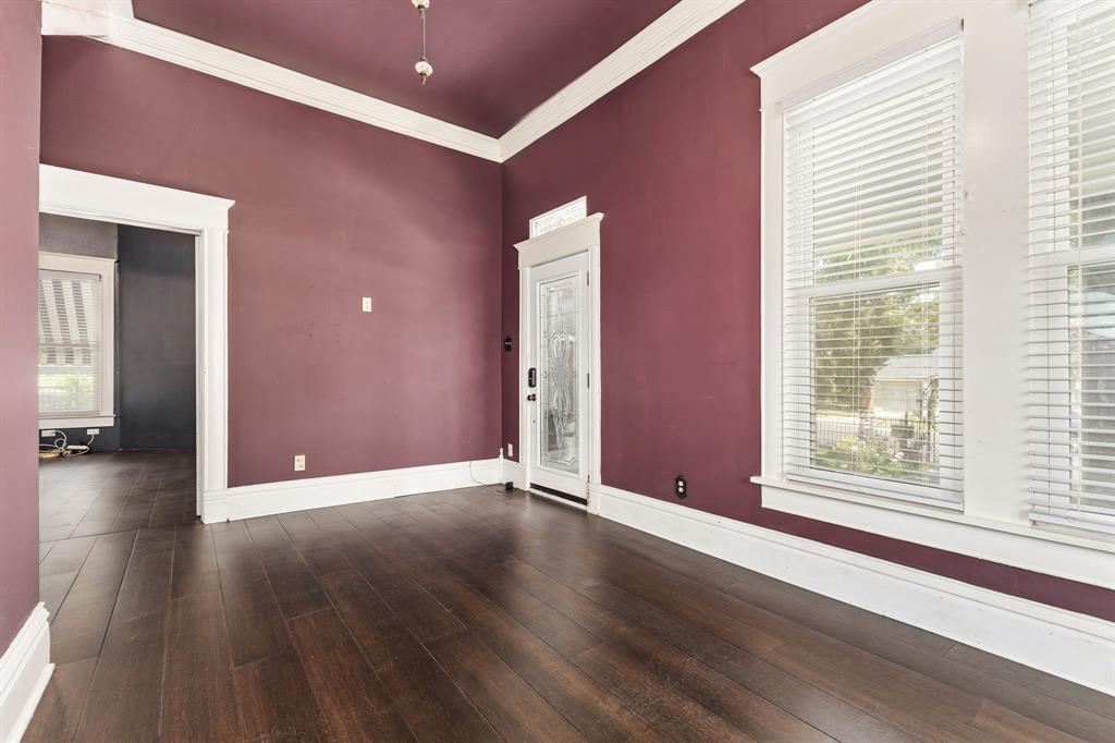 824 S Alamo Street