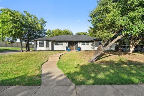 345 Somerset Bedford TX 76022