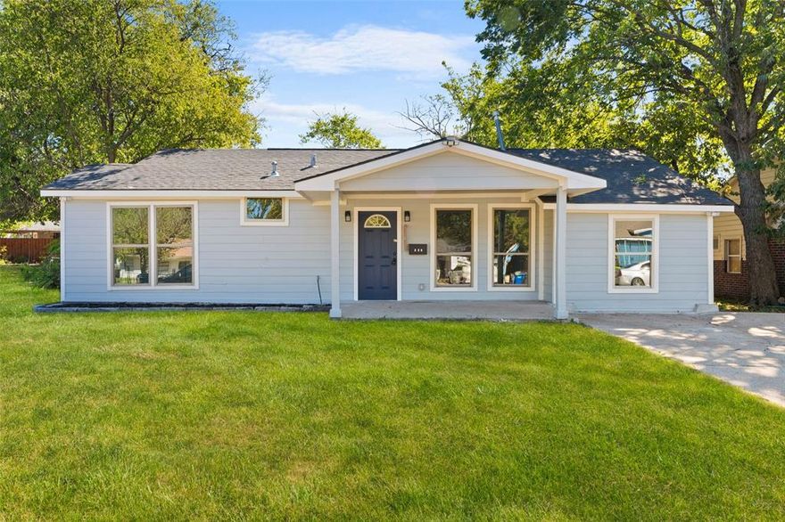 Beautiful Remodeled 4-bedroom, Home movie in ready!
Welcome to this stunning fully remodeled home offering a comfortable living space. Every detail has been thoughtfully updated-from the modern finishes to the fresh paint and flooring throughout. 
Enjoy an open concept layout perfect for entertaining, a bright kitchen with new countertops and cabinets, and spacious bedrooms filled with natural light. The primary suit features a private bath and plenty of closet space.
Step outside to a large backyard ideal for family gatherings, pets,or future additions. this home is move-in ready and perfect for anyone looking for style, comfort, and value.  
No te pierdas la oportunidad de ser el dueño de esta hermosa casa remodelada    AGENDA TU CITA HOY!!