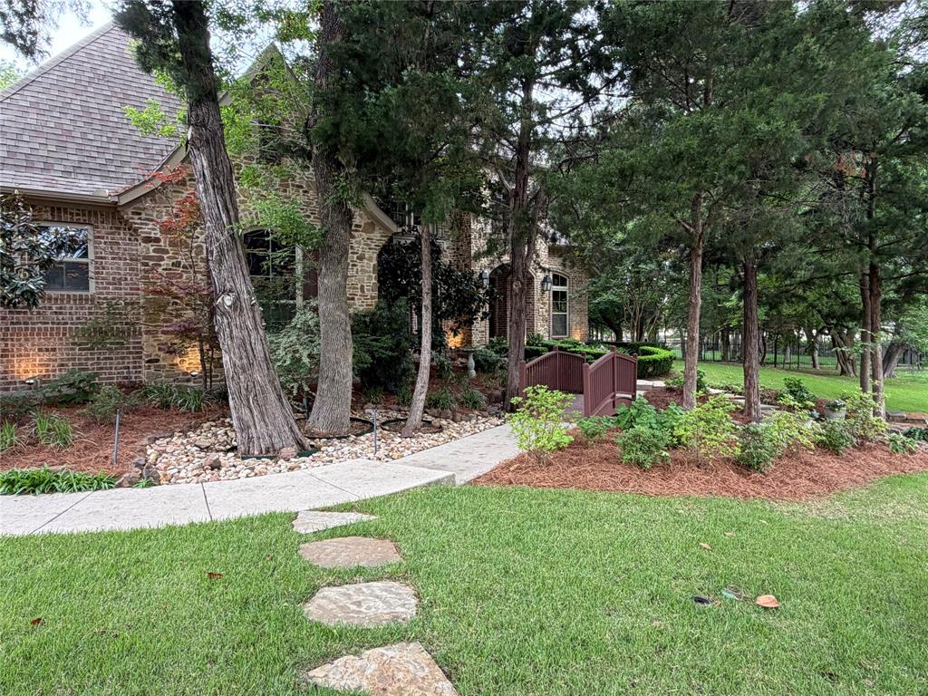 427 Wyndemere Boulevard