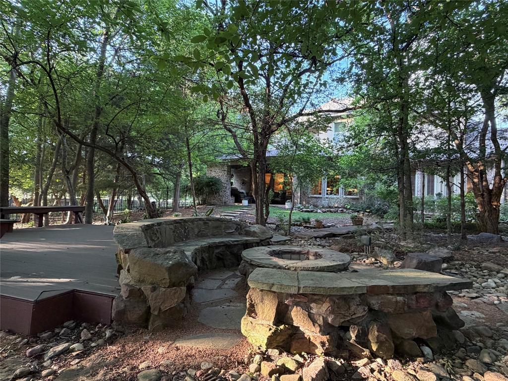 427 Wyndemere Boulevard