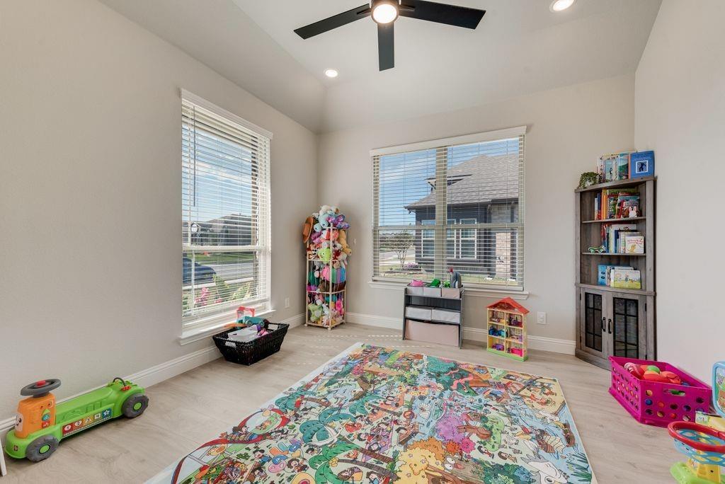 208 Shady Bank Way