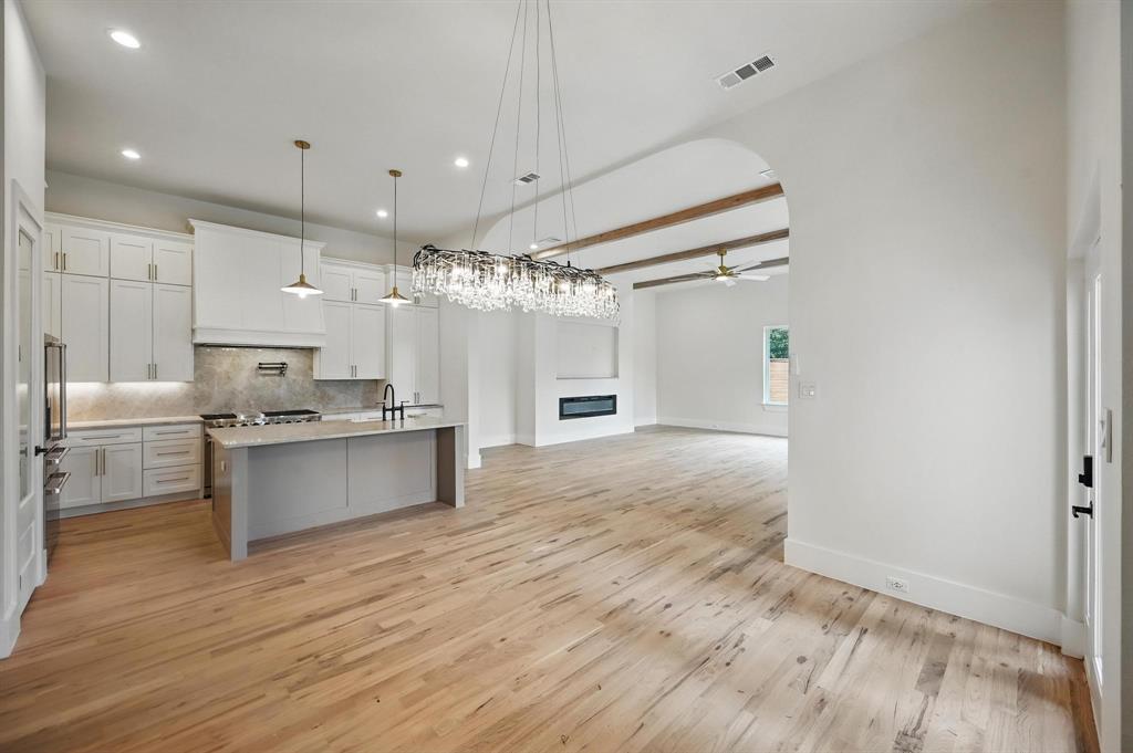 Grapevine, Texas 76051, United States, 4 Bedrooms Bedrooms, ,4 BathroomsBathrooms,Residential,Active,136088