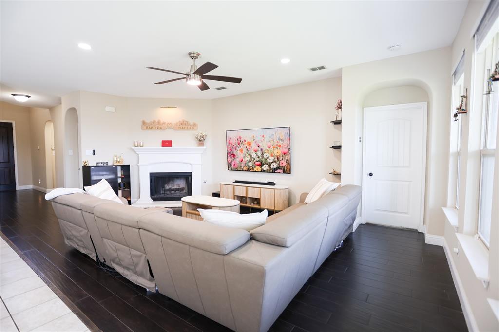 Sunset Pointe Ph Seven - Residential