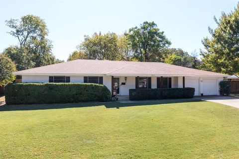 4819 Hope Street River Oaks TX 76114