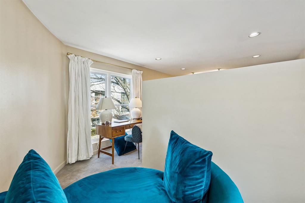 4134 Travis Street Condos - Residential