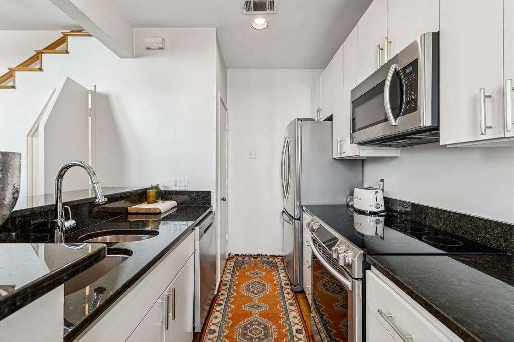 4134 Travis Street Condos - Residential