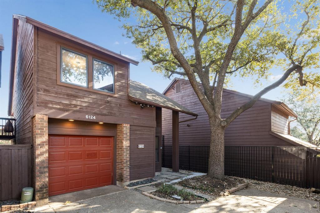 Big Thicket Twnhms - Residential