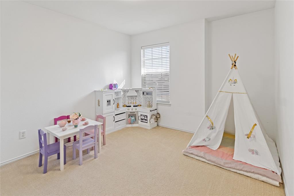 Fort Worth, Texas 76134, United States, 4 Bedrooms Bedrooms, ,3 BathroomsBathrooms,Residential,Pending,22816