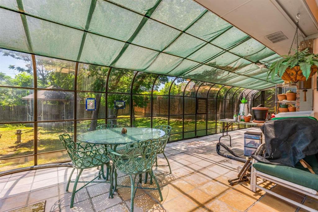 704 Cobblestone Court