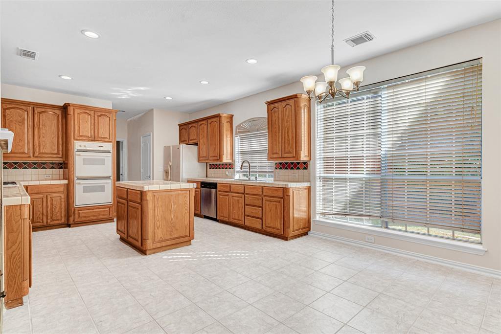 2221 Country Club Drive