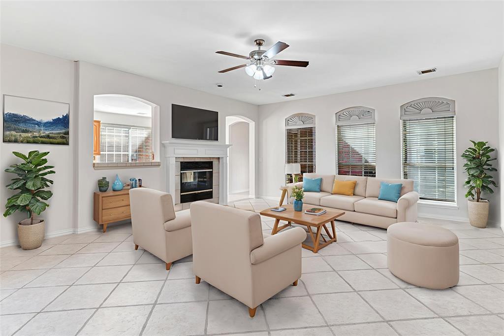 2221 Country Club Drive