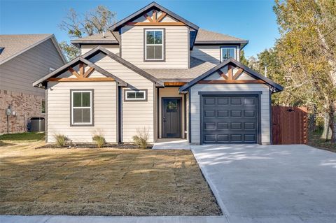 Photo of 1013 Murphy Street, Gainesville, TX 76240 (MLS # 21168543)