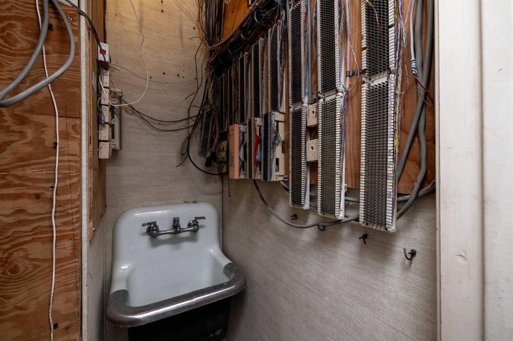 Bowen Place - Commercial Lease