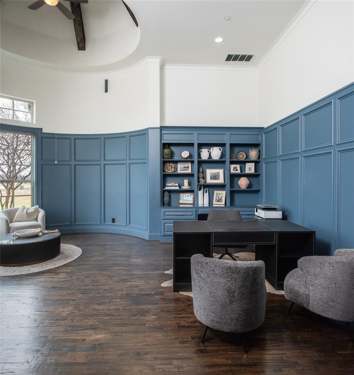 2525 Whispering Acres Lane