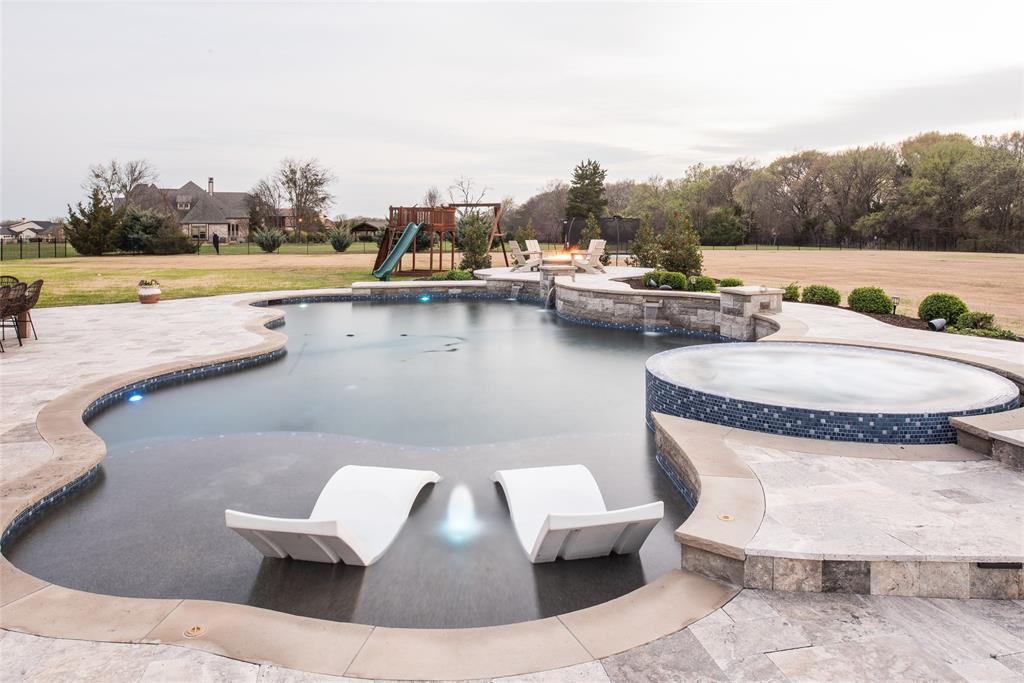 2525 Whispering Acres Lane