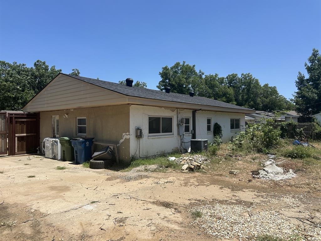372 Edwards Street