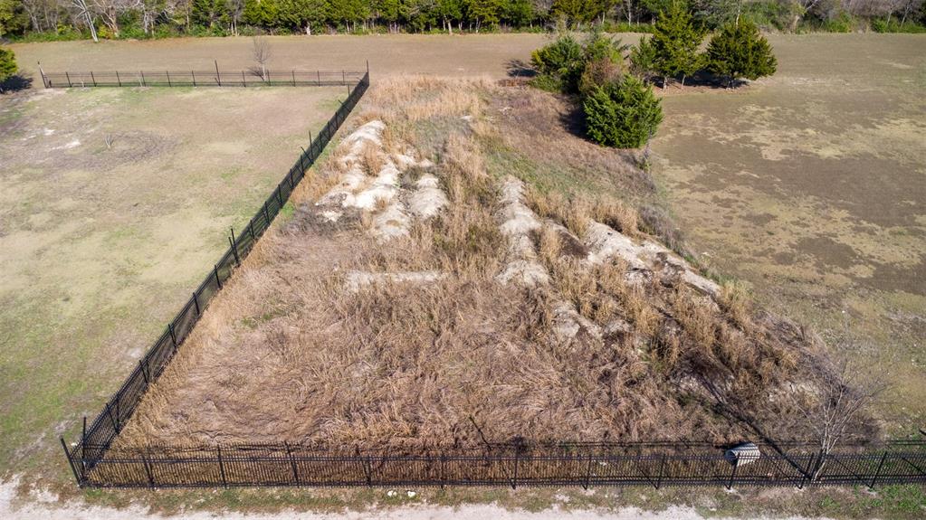 20 S Lancaster Hutchins Road