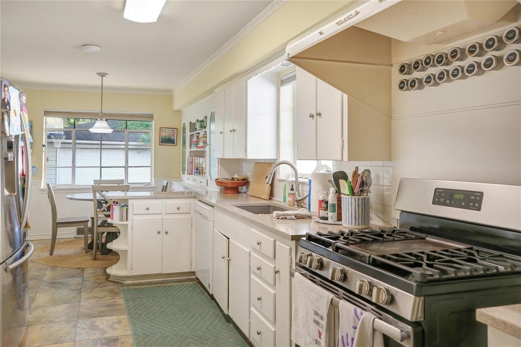 Crestmanor Estates - Residential Lease