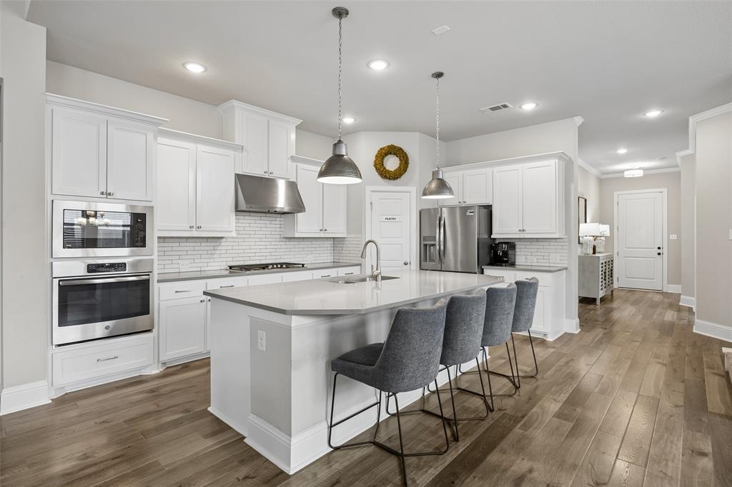 2012 Crescent Street