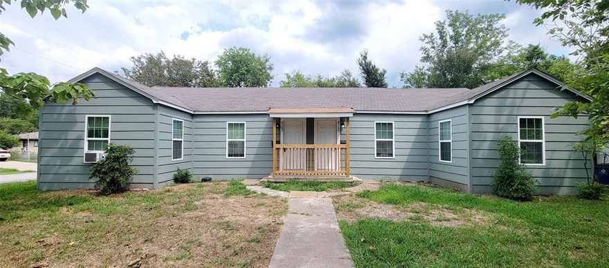 Fully renovated cozy 2 bedroom,1 bath home. Vinyl plank flooring through out the home, new gas stove and washer-dryer connections.