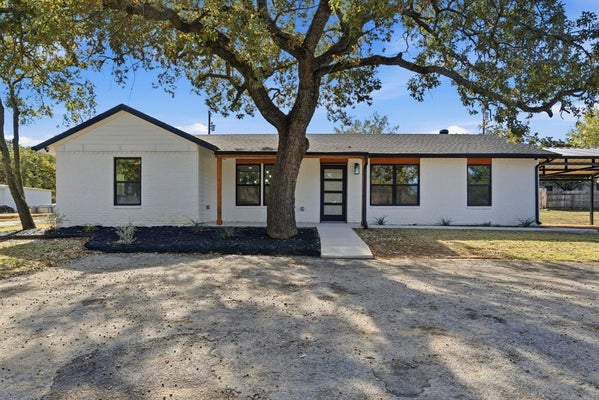 205 LACEWELL ST, JACKSBORO, TX 76458 - Image 04ec8ae2779eeed04a065d706fe0a8aa/371532680