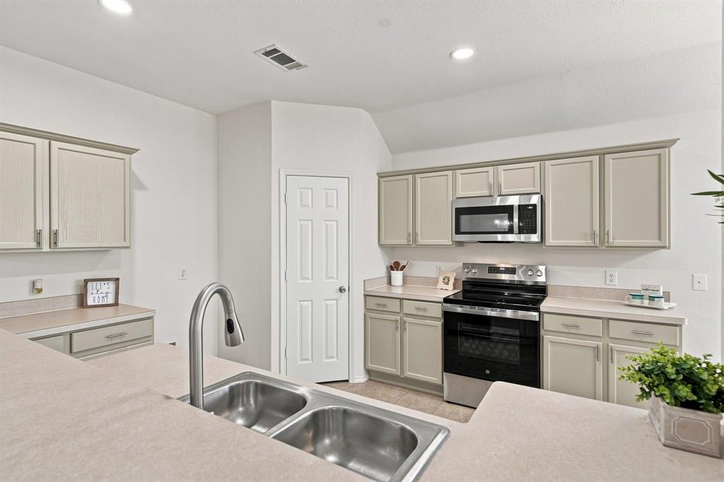 3904 San Lorenzo Drive