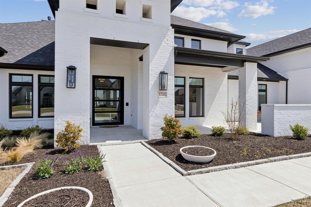 1711 Beverly Lane