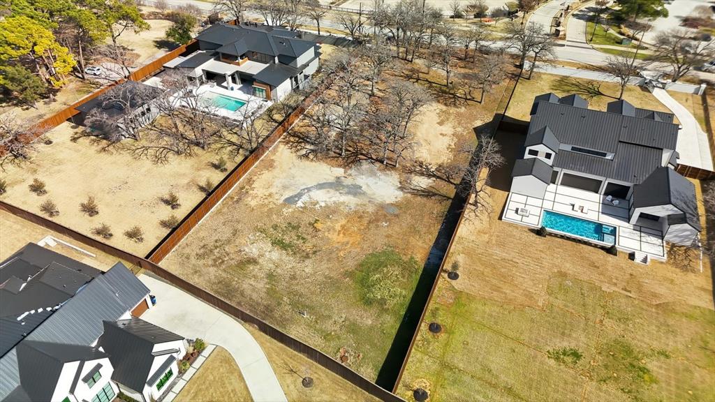 320 Shady Oaks Drive