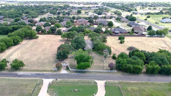 604 E HIGHLAND RD, RED OAK, TX 75154 - Image 04f50aaaa228e1bb6cd1eb82b14841bf/3326425772