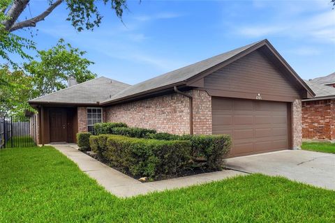 Photo of 6701 Driffield Circle W, North Richland Hills, TX 76182 (MLS # 21313246)