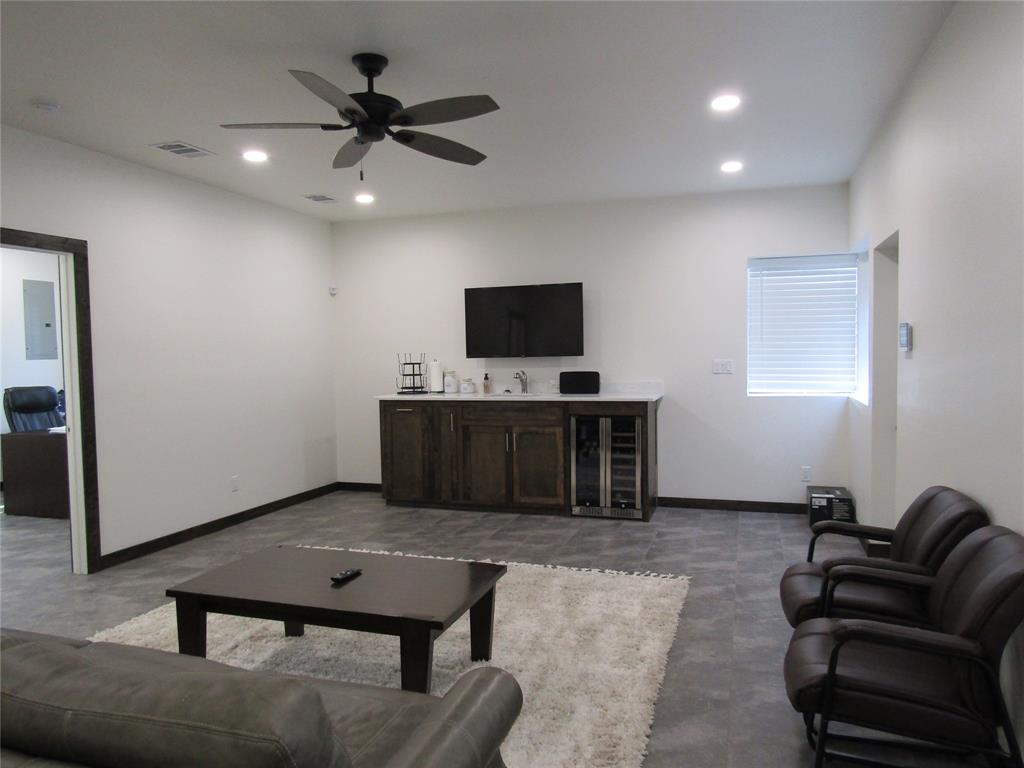 City Of Paris - Commercial Sale